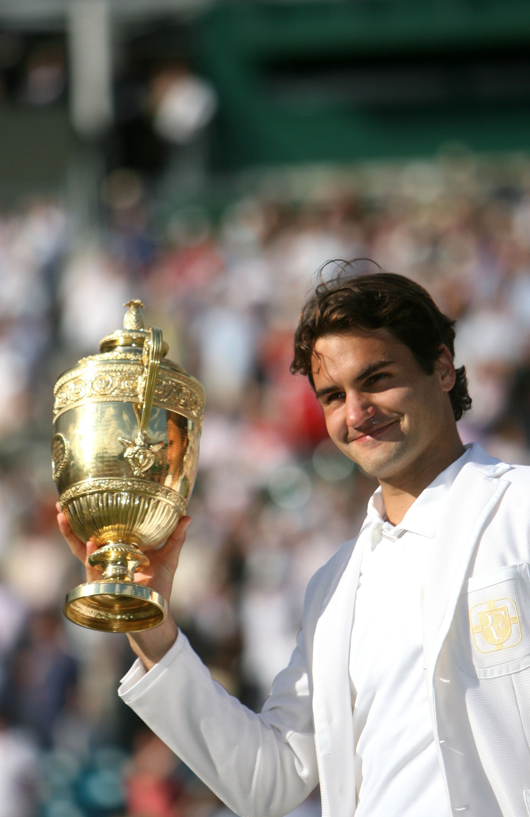 费德勒在DWG比赛中表现优异，败北引发热议！-九游体育